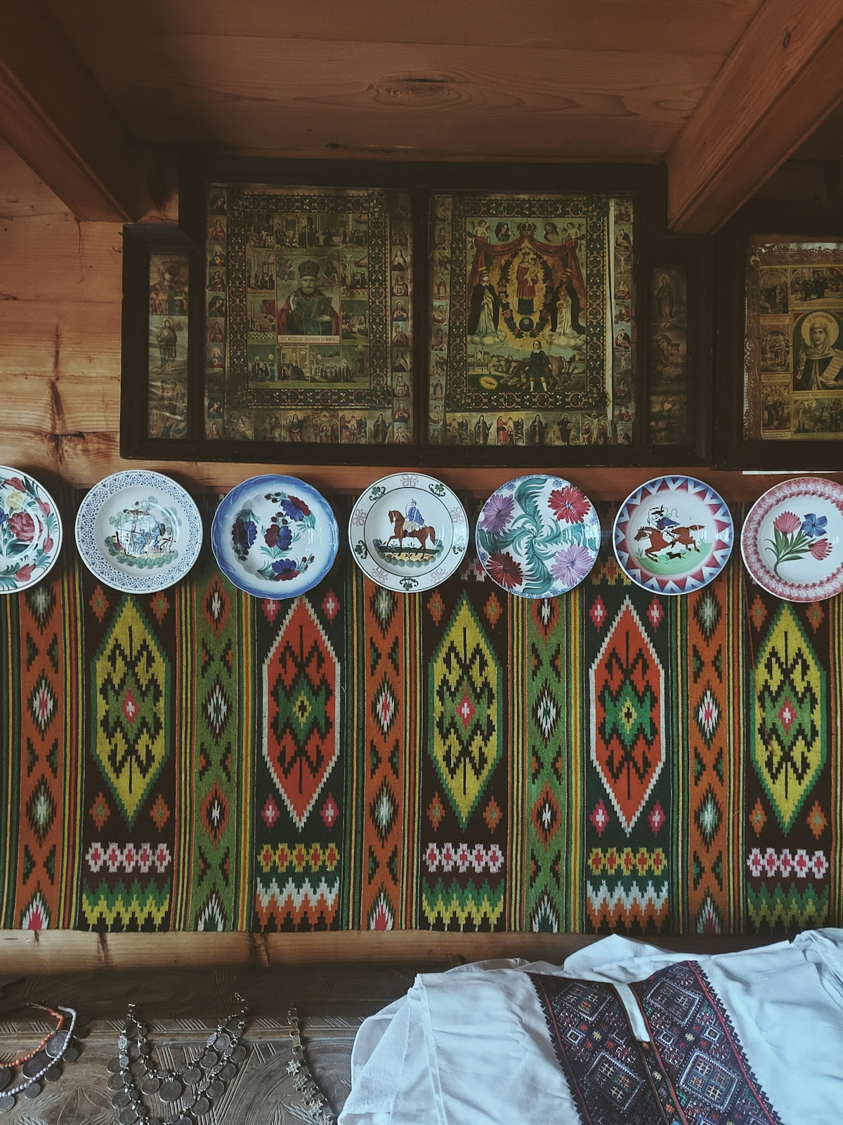 a wall with a bunch of plates on it