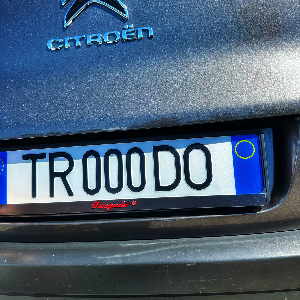 Model Mamba / Logo Targado Red