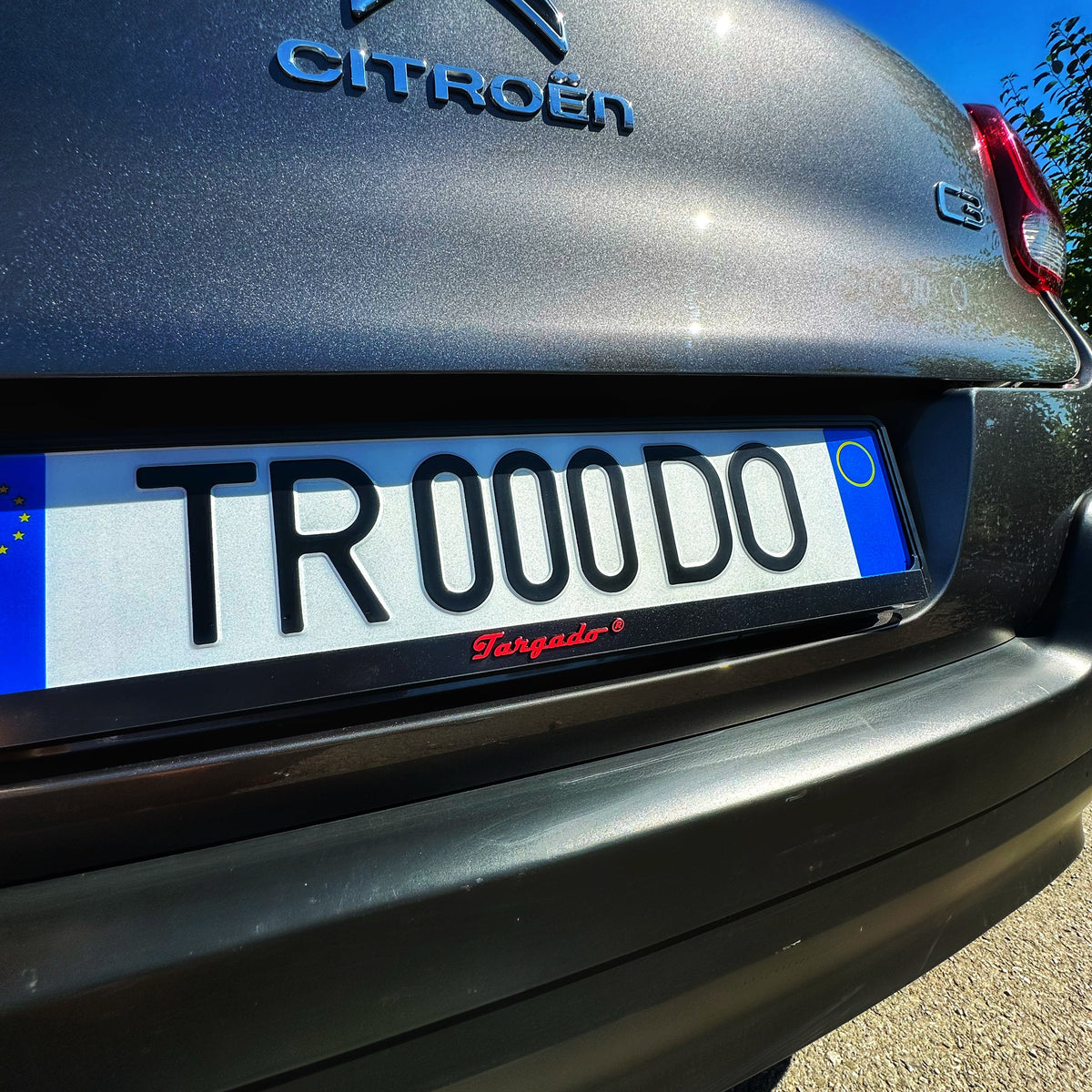 Model Mamba / Logo Targado Red