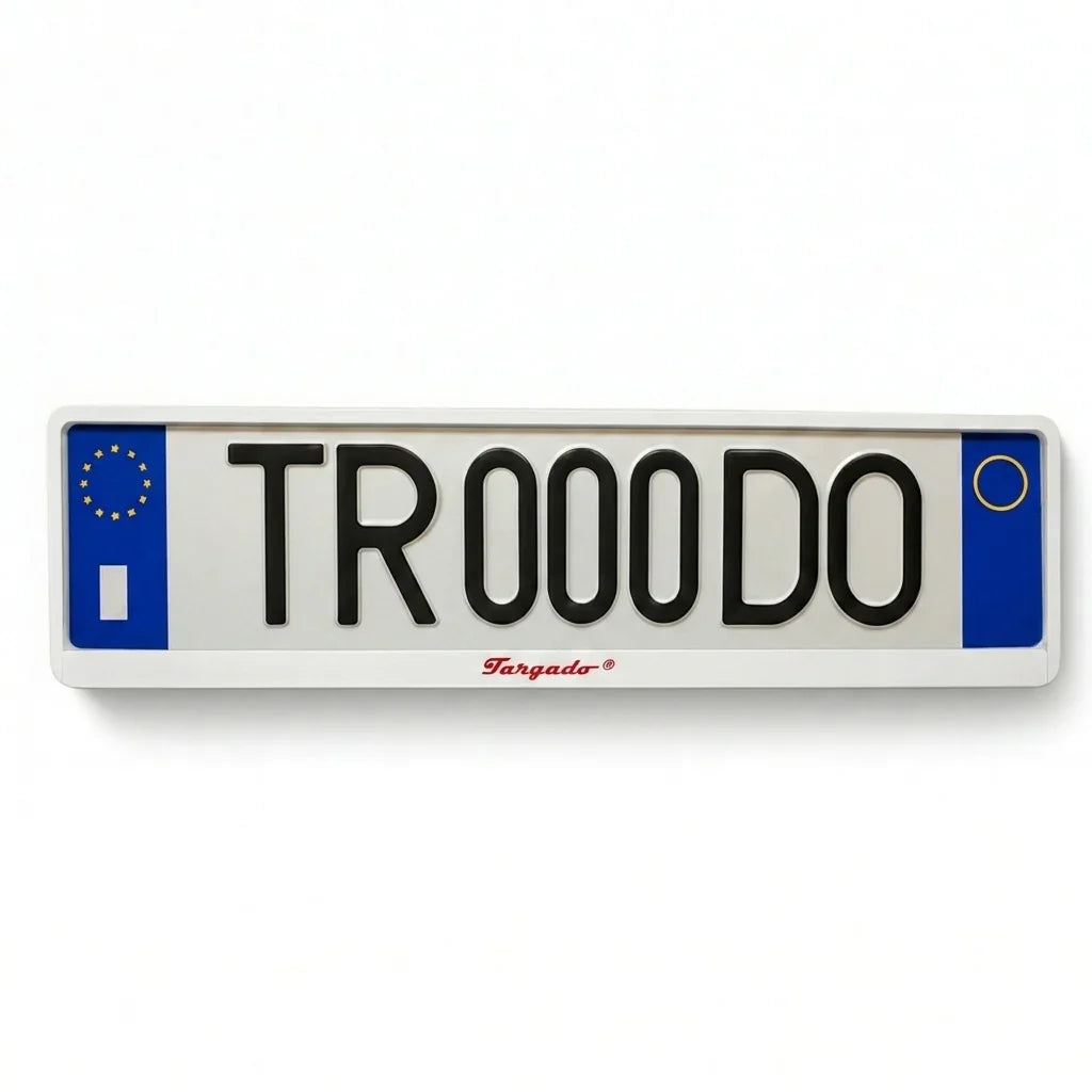White Targado Srl license plate holder featuring the text TR000DO and blue EU side strips.